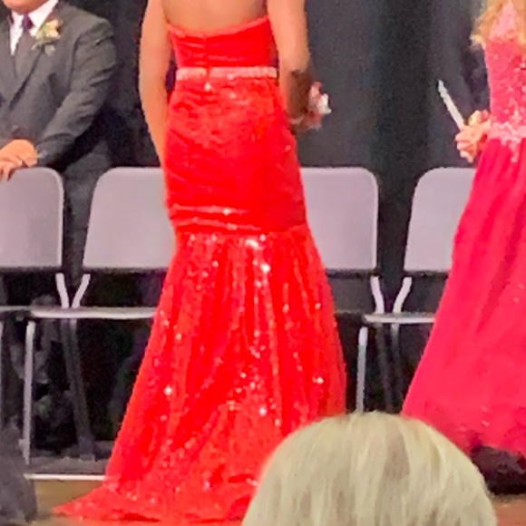 Studio 17 size 2 red dress - Picture 3 of 3